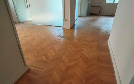 Sarayat Maadi, ground apartment 340m with private entrance 3 bedrooms semi-furnished for sale/rent