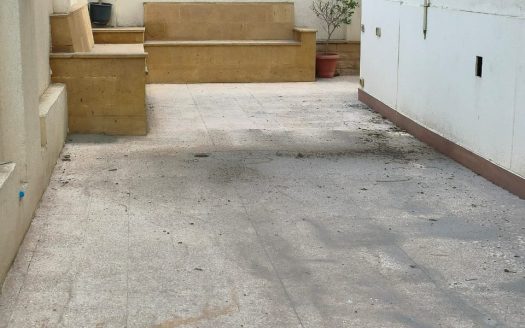 Sarayat Maadi, ground apartment 340m with private entrance 3 bedrooms semi-furnished for sale/rent